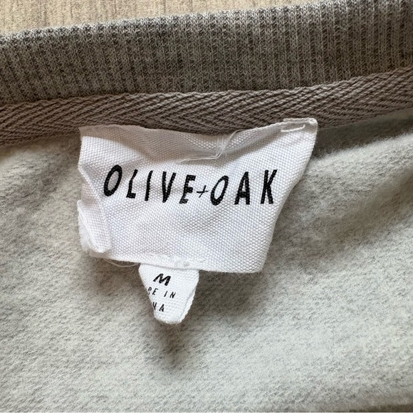 Olive + Oak Cropped Gray Sweatshirt with Embroidered Skulls, Sz M - Picture 11 of 12